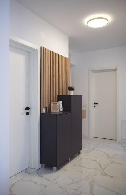 Eliza'S Apartment By Oasis Homes オラデア エクステリア 写真